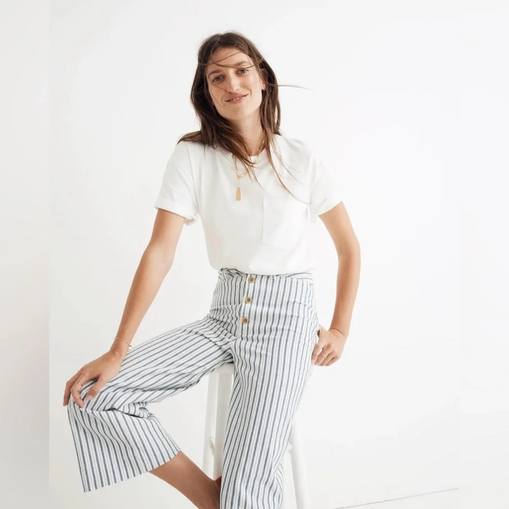 Madewell Emmett Wide-Leg Crop Pants in Stripe: Button-Front Edition in 26T - Picture 3 of 5
